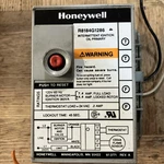 Honeywell R8184G 1286 Intermittent Ignition Oil Primary Burner Control. Fixed Price $110.00.